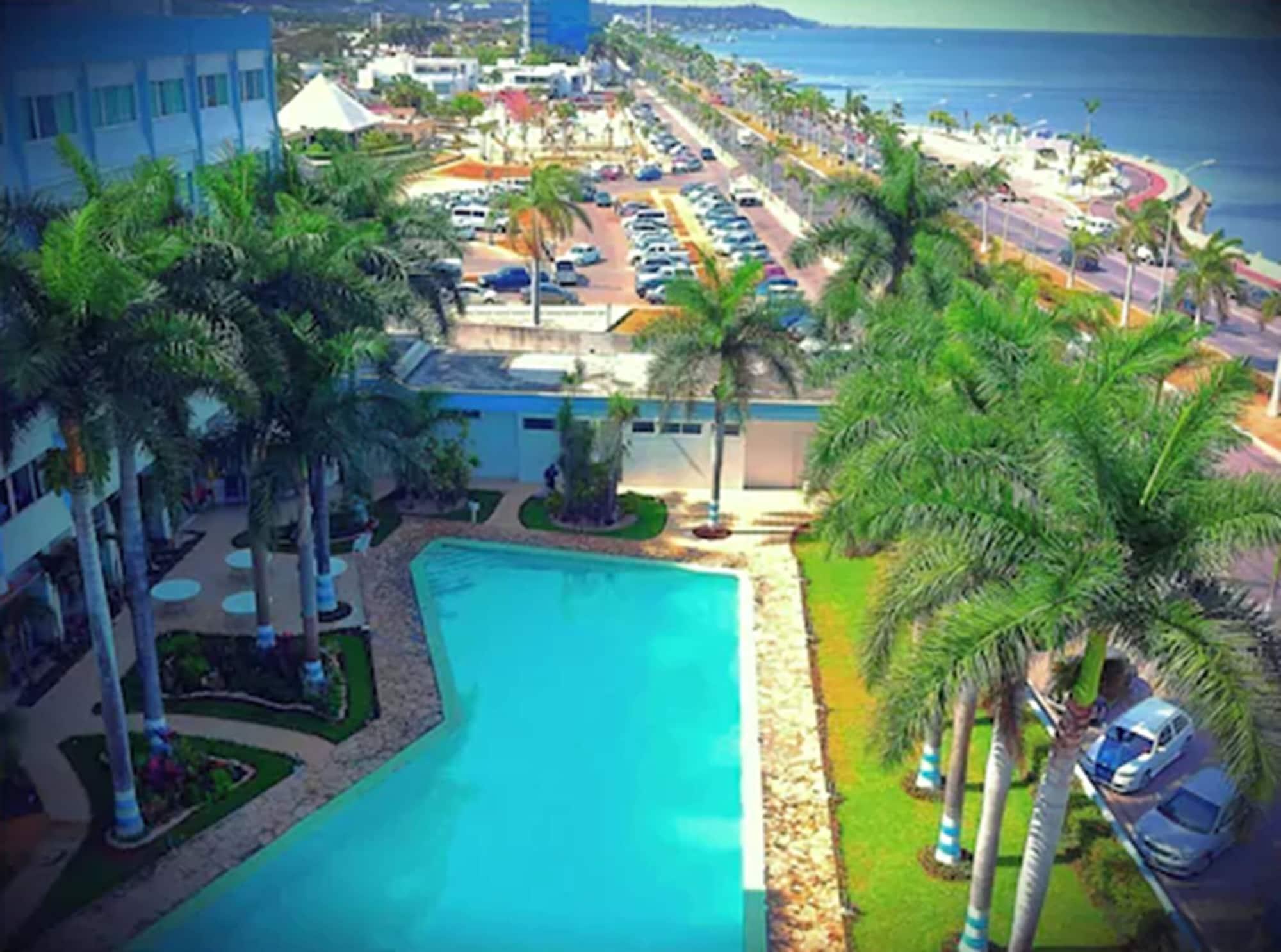 Hotel Baluartes Campeche Exterior foto
