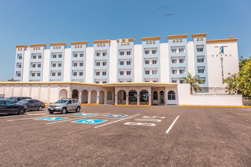 Hotel Baluartes Campeche Exterior foto